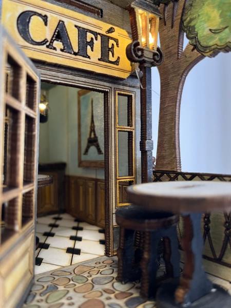 Cafe de Champs-Elysées - Book Nook - innenansicht